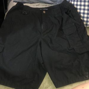 511 Tactical Series Black Cargo Shorts Size 32 Barely Worn Great Condition